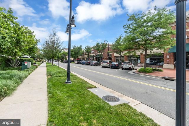 19441 PROMENADE DR, Leesburg, VA 20176