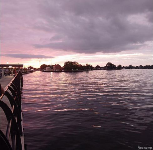 22105 RIDGEWAY Street, St. Clair Shores, MI 48080