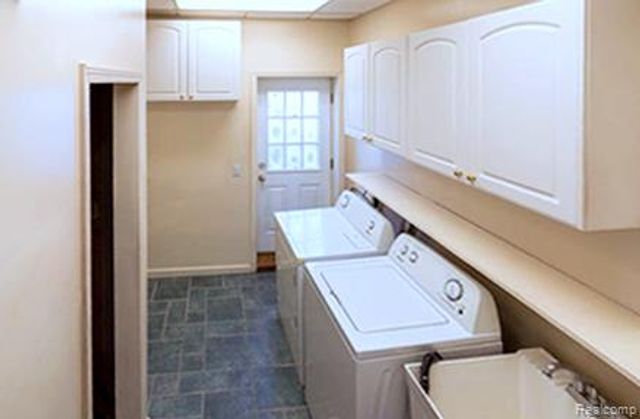 22105 RIDGEWAY Street, St. Clair Shores, MI 48080