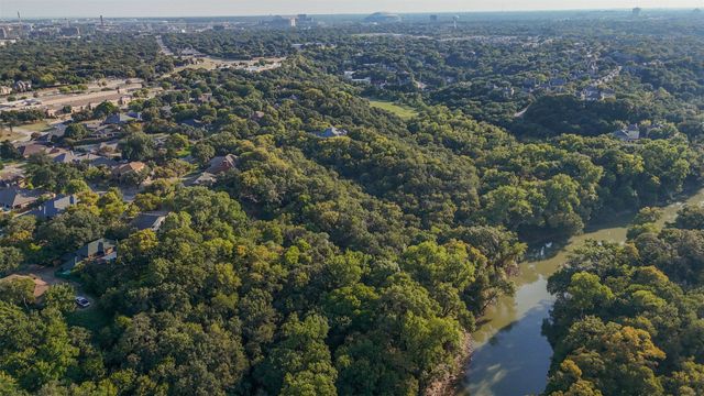 2031 Green Oaks Boulevard, Arlington, TX 76006