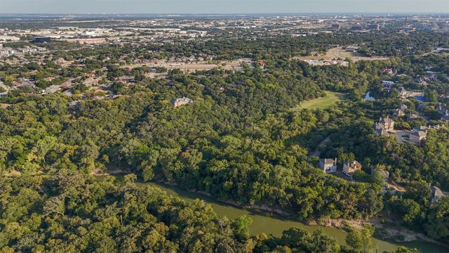 2031 Green Oaks Boulevard, Arlington, TX 76006