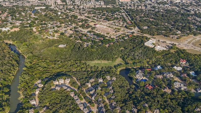 2031 Green Oaks Boulevard, Arlington, TX 76006