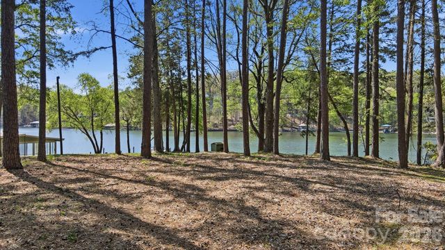 15609 Chatfield Drive, Charlotte, NC 28278
