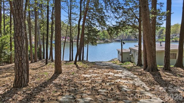 15609 Chatfield Drive, Charlotte, NC 28278
