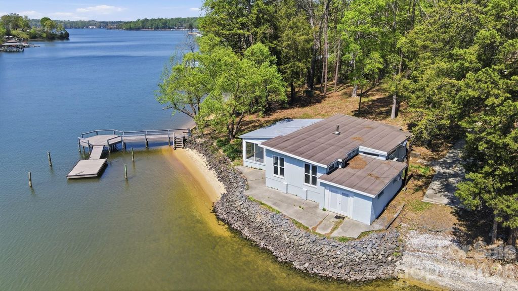 15609 Chatfield Drive, Charlotte, NC 28278