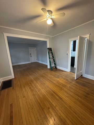 3008 W Cullom Avenue 1E, Chicago, IL 60618