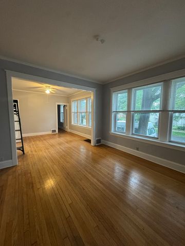 3008 W Cullom Avenue 1E, Chicago, IL 60618