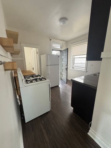 3008 W Cullom Avenue 1E, Chicago, IL 60618
