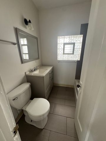 3008 W Cullom Avenue 1E, Chicago, IL 60618
