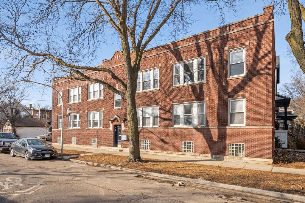 3008 W Cullom Avenue 1E, Chicago, IL 60618
