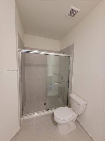 11125 W 33rd Ct, Hialeah, FL 33018