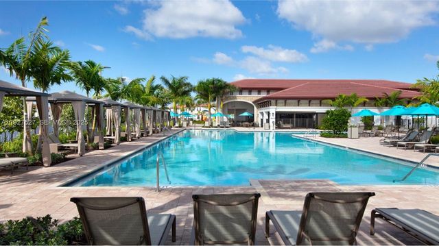 11125 W 33rd Ct, Hialeah, FL 33018