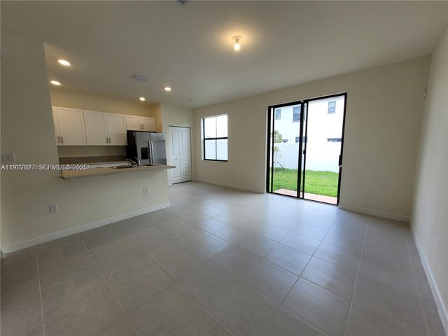 11125 W 33rd Ct, Hialeah, FL 33018