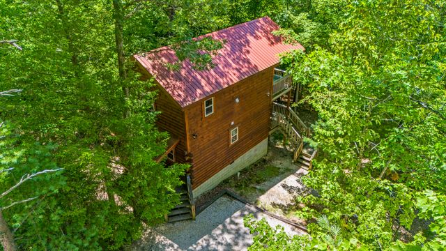 480 Village Drive, Campton, KY 41301