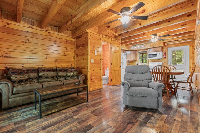 480 Village Drive, Campton, KY 41301