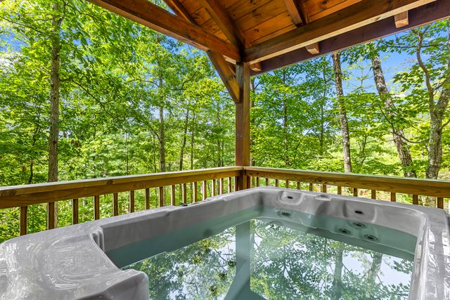 480 Village Drive, Campton, KY 41301