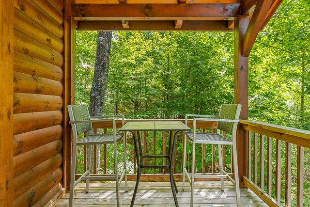 480 Village Drive, Campton, KY 41301