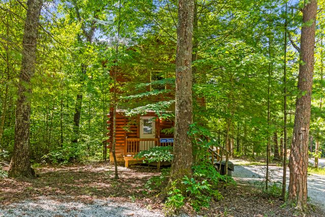 480 Village Drive, Campton, KY 41301