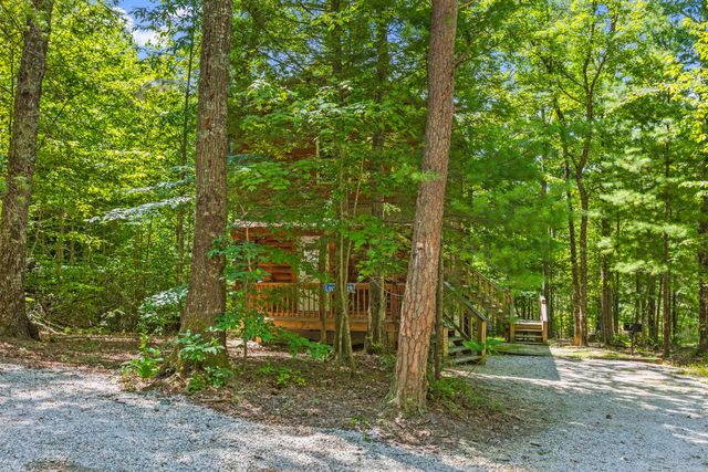 480 Village Drive, Campton, KY 41301