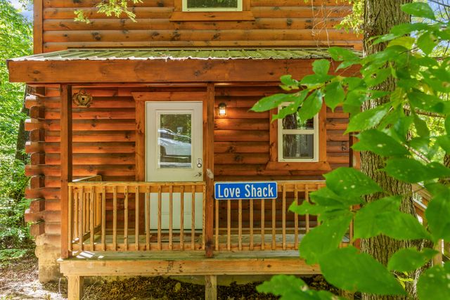 480 Village Drive, Campton, KY 41301