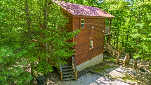 480 Village Drive, Campton, KY 41301