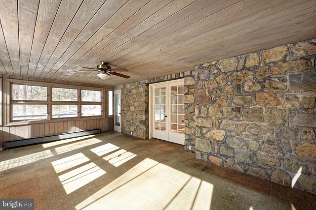 32843 MOUNT WEATHER RD, Bluemont, VA 20135