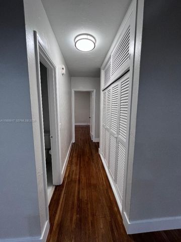 190 W 51st St, Hialeah, FL 33012