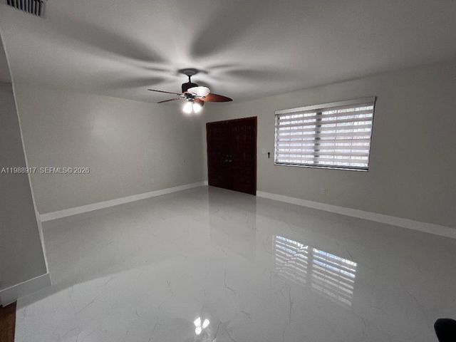 190 W 51st St, Hialeah, FL 33012
