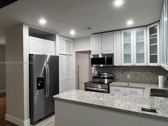 190 W 51st St, Hialeah, FL 33012