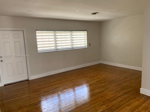 190 W 51st St, Hialeah, FL 33012