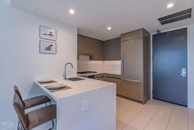 889 Francisco Street 802, Los Angeles, CA 90017