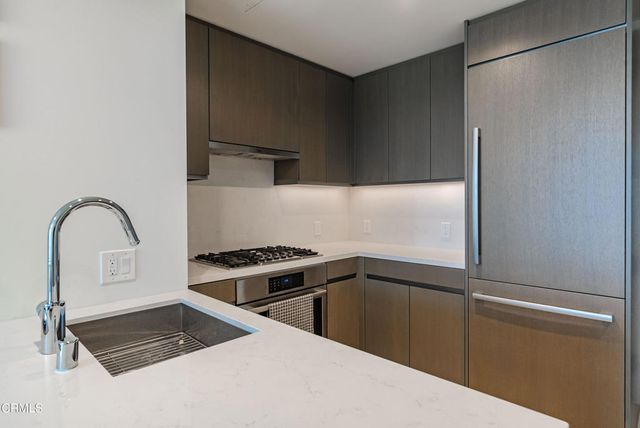 889 Francisco Street 802, Los Angeles, CA 90017