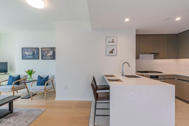 889 Francisco Street 802, Los Angeles, CA 90017