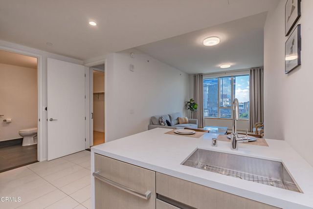 889 Francisco Street 802, Los Angeles, CA 90017