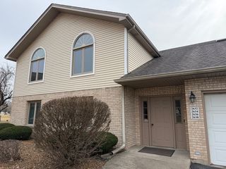 2634 Crescenzo Drive B, Joliet, IL 60436