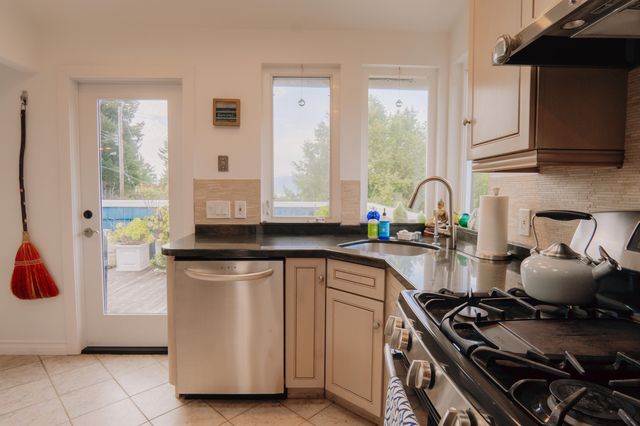 541 Redwood Road, Whitethorn, CA 95589