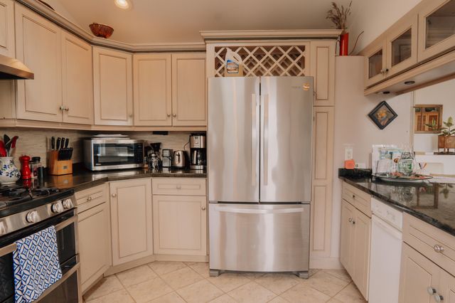 541 Redwood Road, Whitethorn, CA 95589