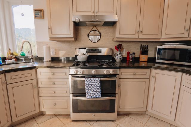 541 Redwood Road, Whitethorn, CA 95589