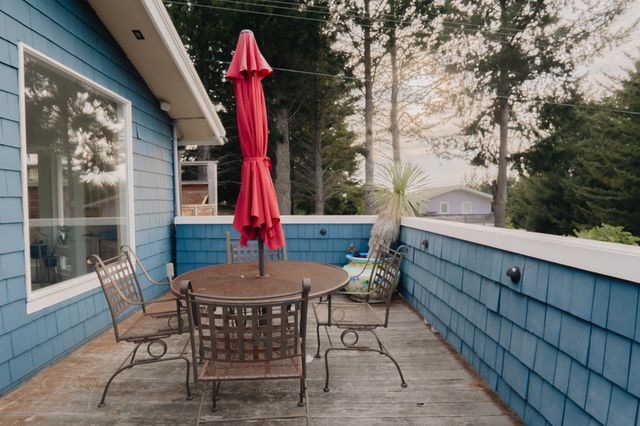 541 Redwood Road, Whitethorn, CA 95589