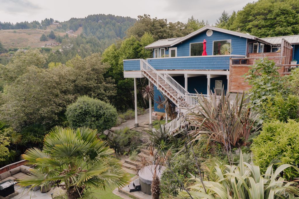 541 Redwood Road, Whitethorn, CA 95589