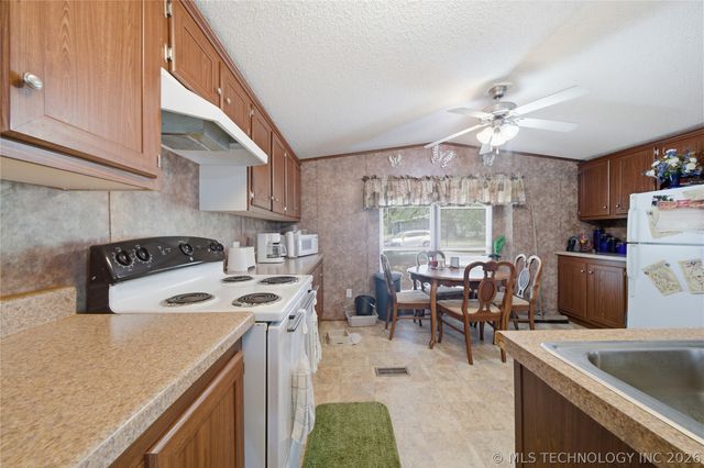 108360 Starboard Drive, Checotah, OK 74426