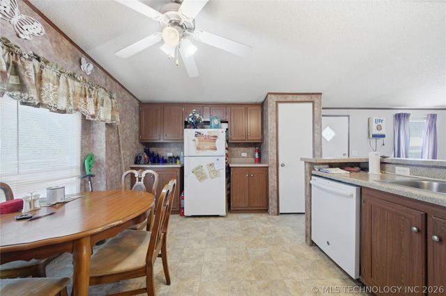 108360 Starboard Drive, Checotah, OK 74426