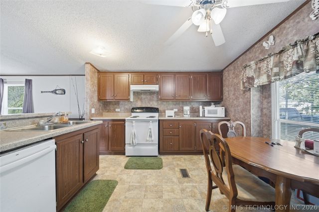 108360 Starboard Drive, Checotah, OK 74426