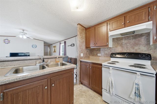 108360 Starboard Drive, Checotah, OK 74426