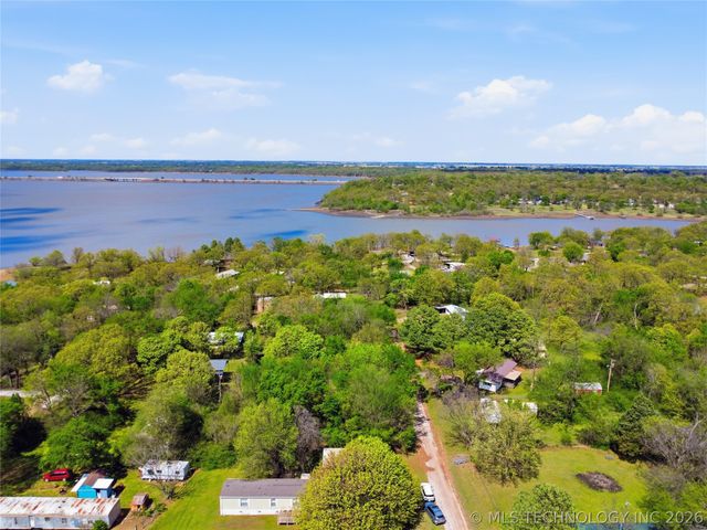 108360 Starboard Drive, Checotah, OK 74426