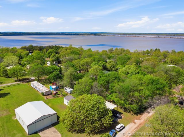 108360 Starboard Drive, Checotah, OK 74426