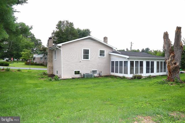 1700 STONE MILL RD, Lancaster, PA 17603