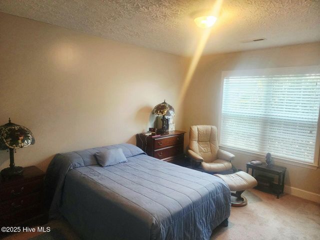 8589 Old Forest Drive NE, Leland, NC 28451