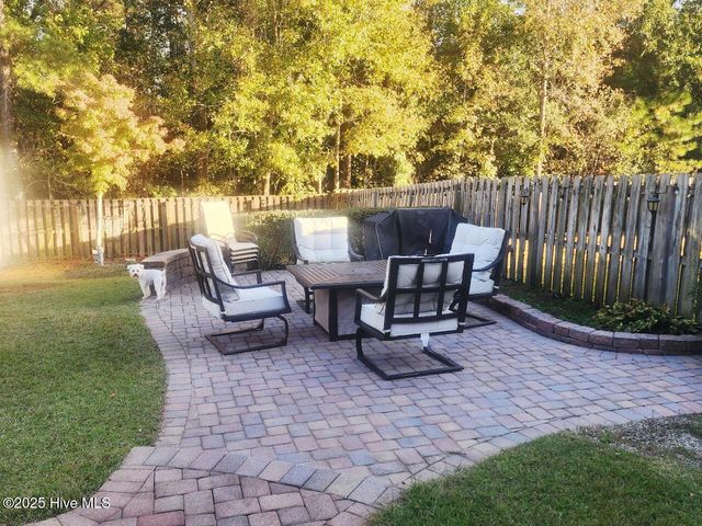 8589 Old Forest Drive NE, Leland, NC 28451