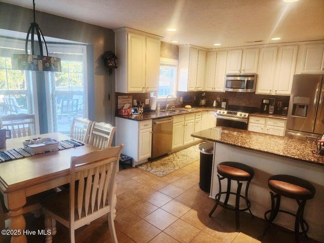 8589 Old Forest Drive NE, Leland, NC 28451